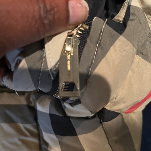 Burberry Kids Puffer Jacket - Beige, Black, Red - Picture 2 of 10